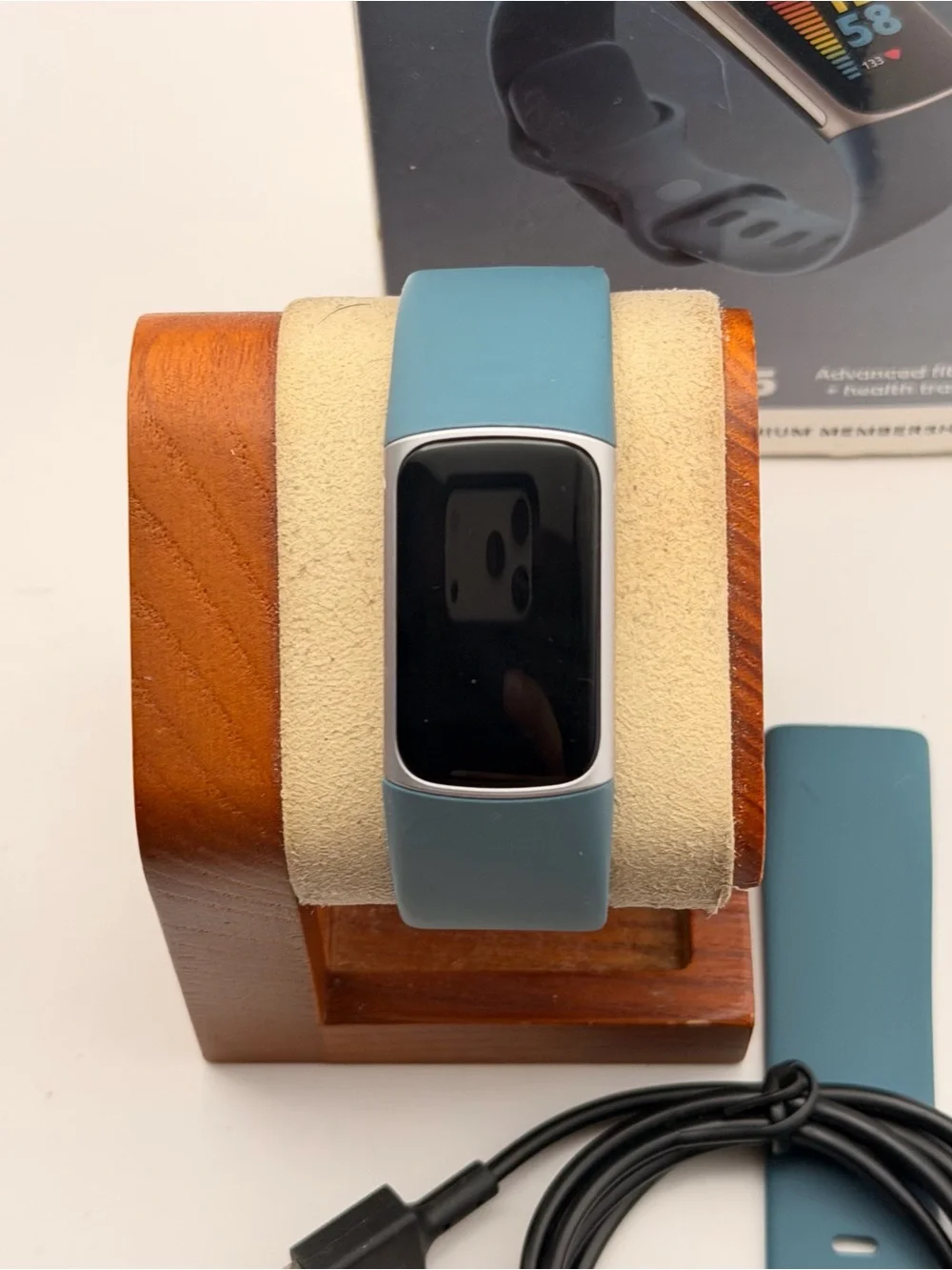 Fitbit Charge 5, Full Set, Tested, Manuals, Blue/silver, Charger Included